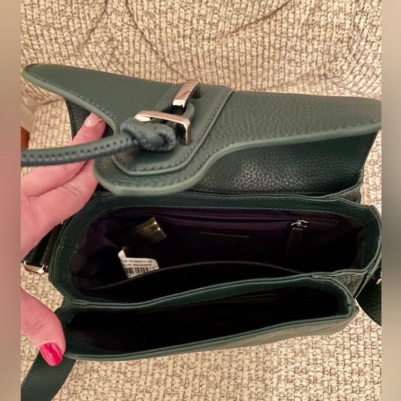 Vince Camuto Crossbody Malachite.(Green) Polished hardware & decorative tassel. - Picture 5 of 7